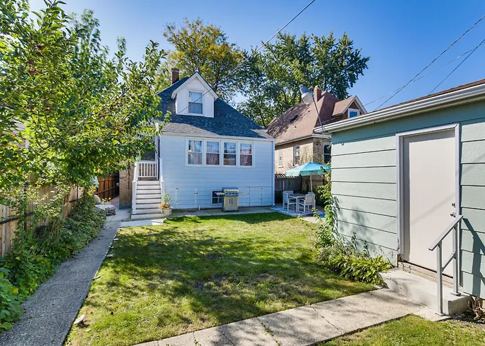 Logan Square Urban Oasis: 2 Mi To Local Hotspots! *